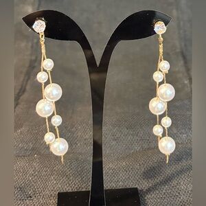 Elegant Gold and Pearl Drop Earrings